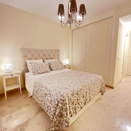 Primera Linea By Isa Estepona